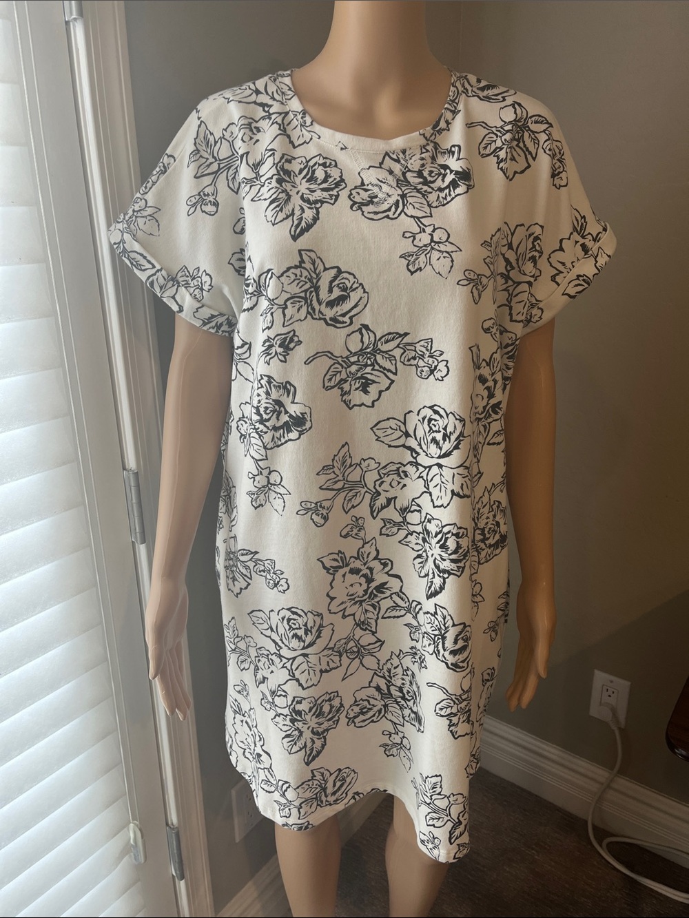 Floral Black & White Short Sleeve Tunic